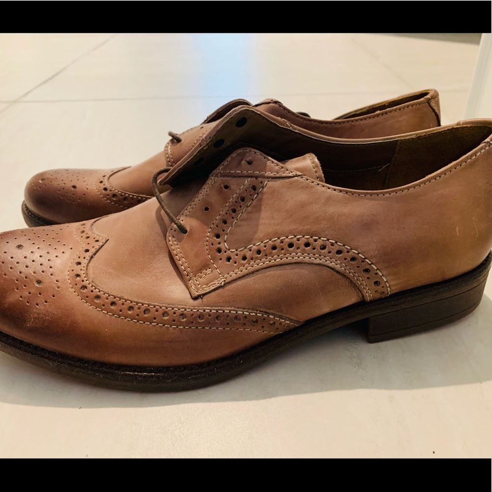 Men's leather Bostonian shoe beige 9.5 new